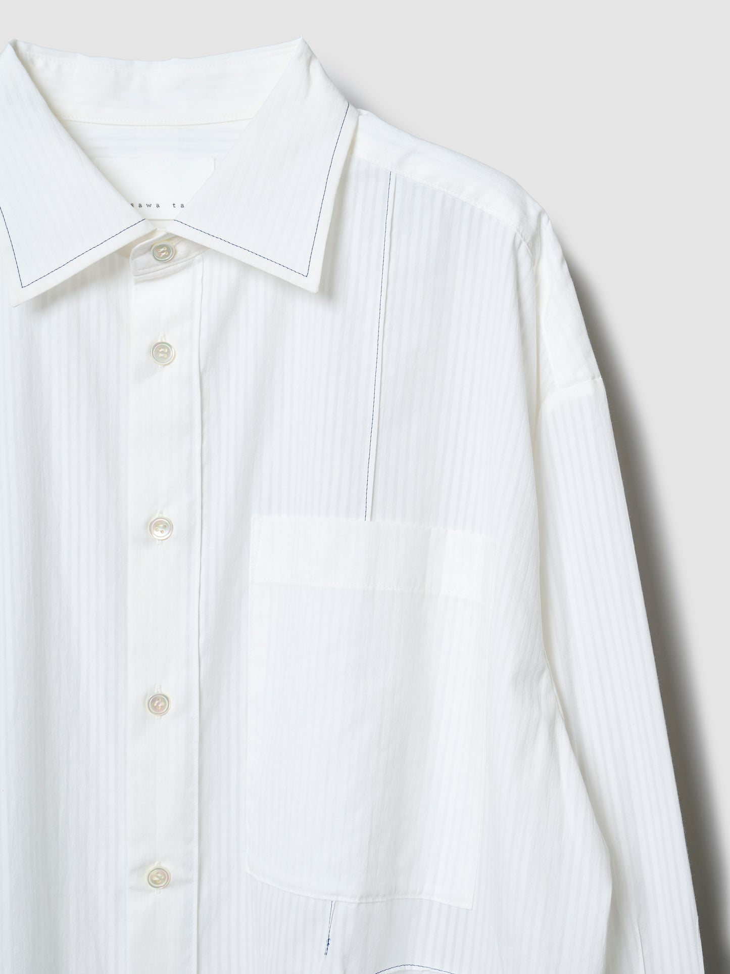 TRAVEL SHIRT/ WHITE STRIPE