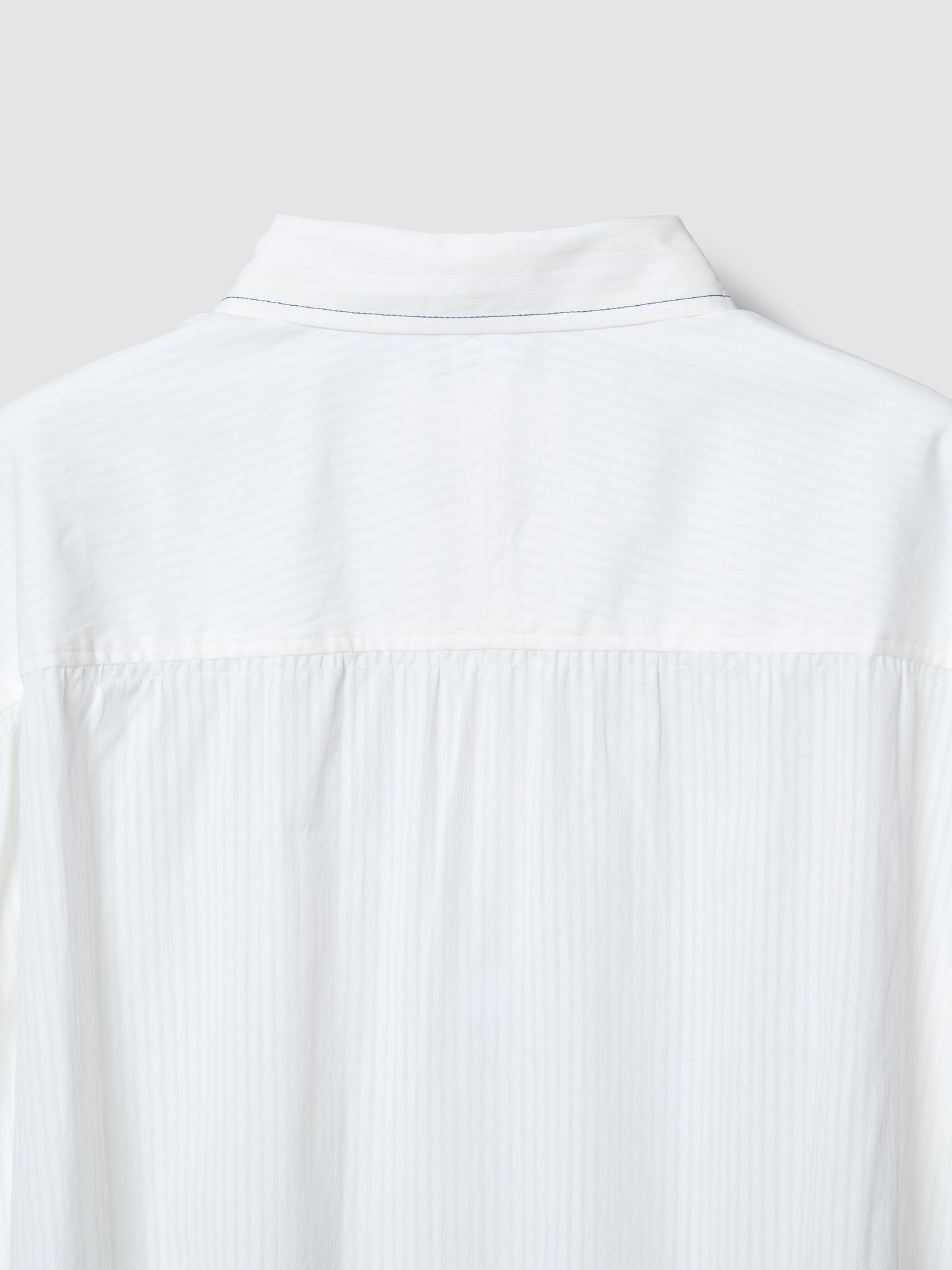 TRAVEL SHIRT/ WHITE STRIPE