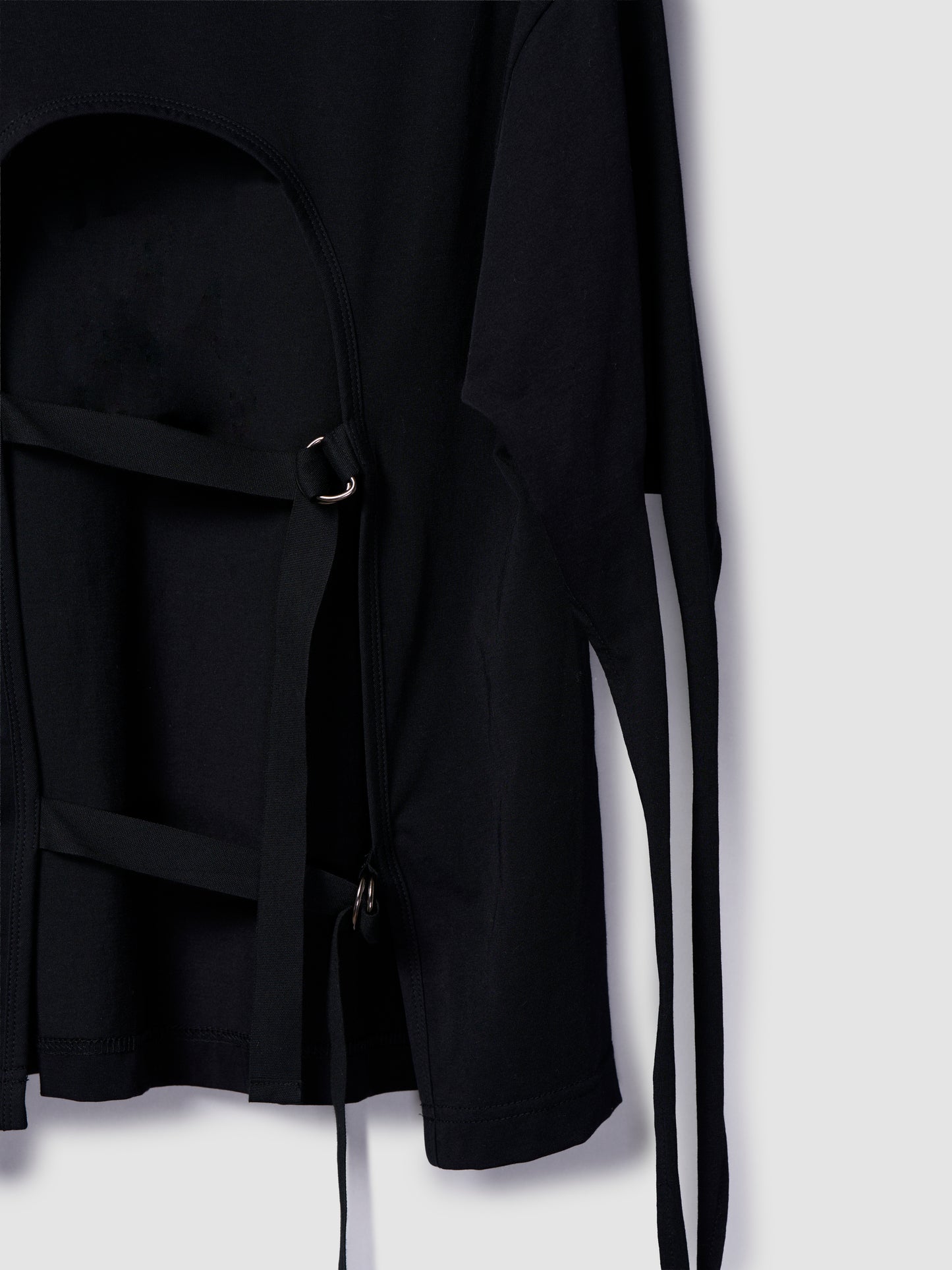 STRAP TEE/ BLACK