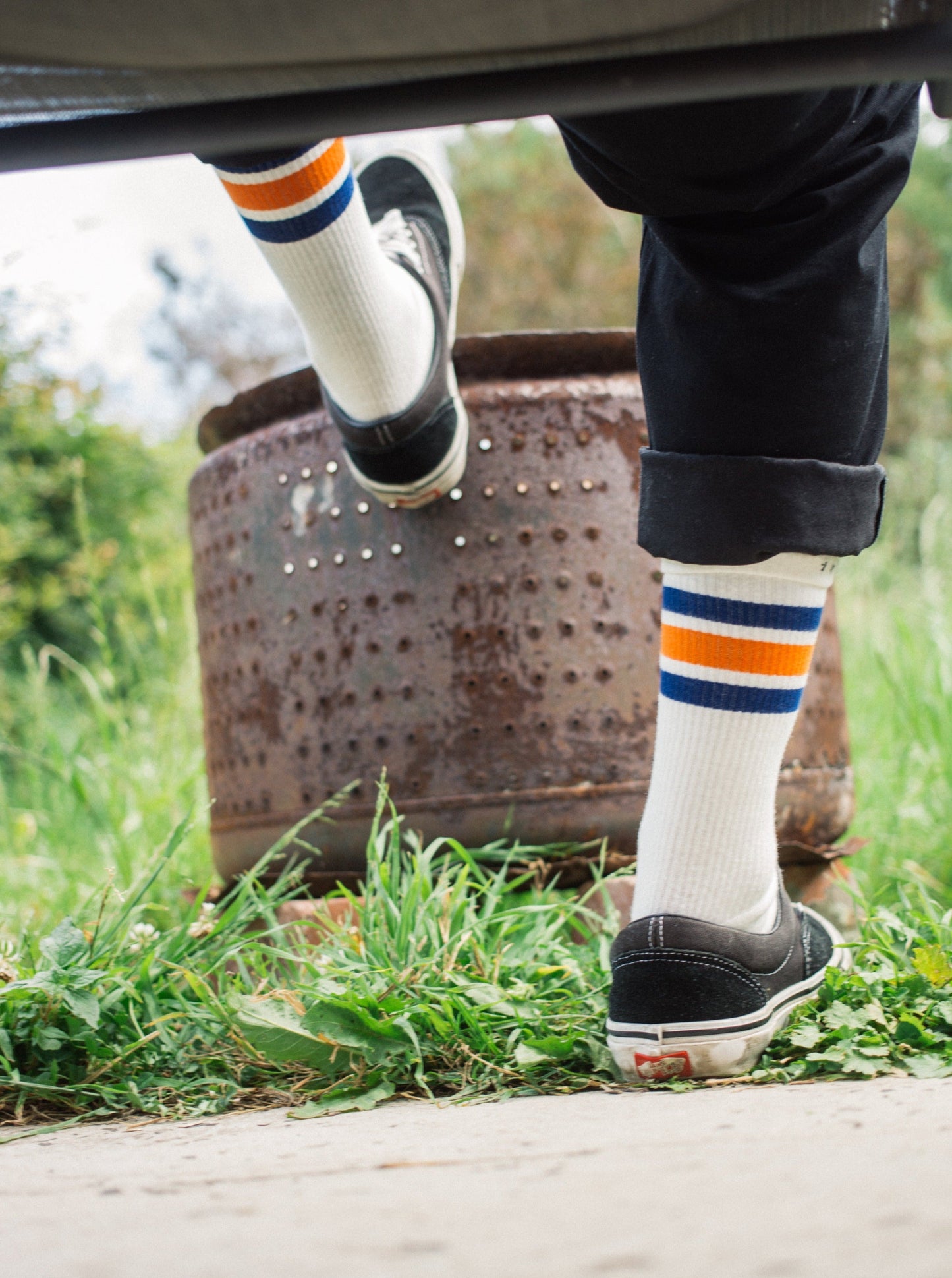 SKATER SOCKS/ WHITE/BLUE/ORANGE
