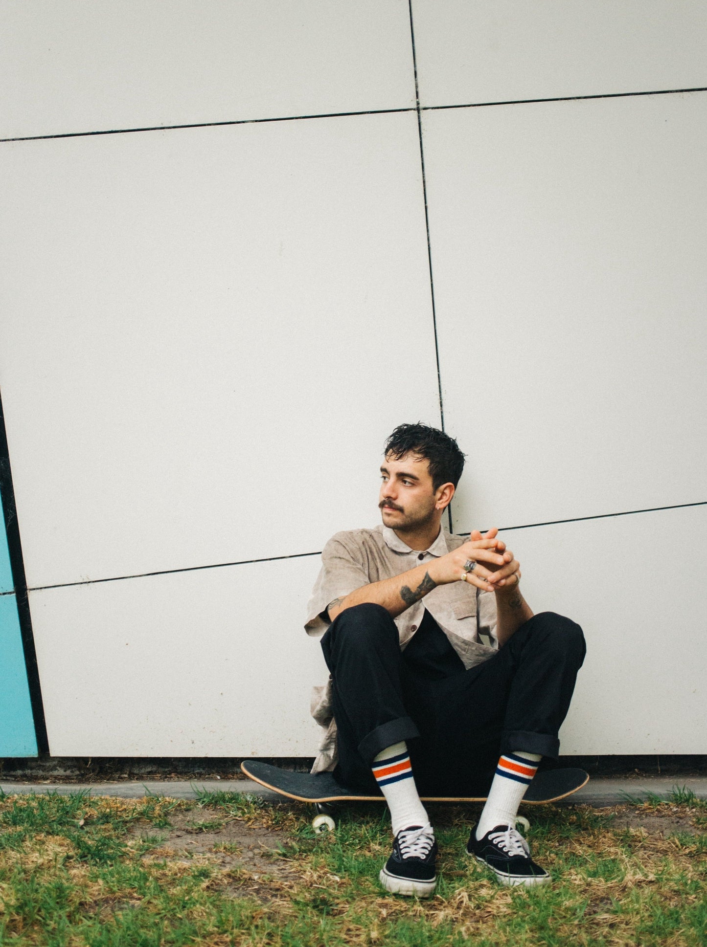 SKATER SOCKS/ WHITE/BLUE/ORANGE