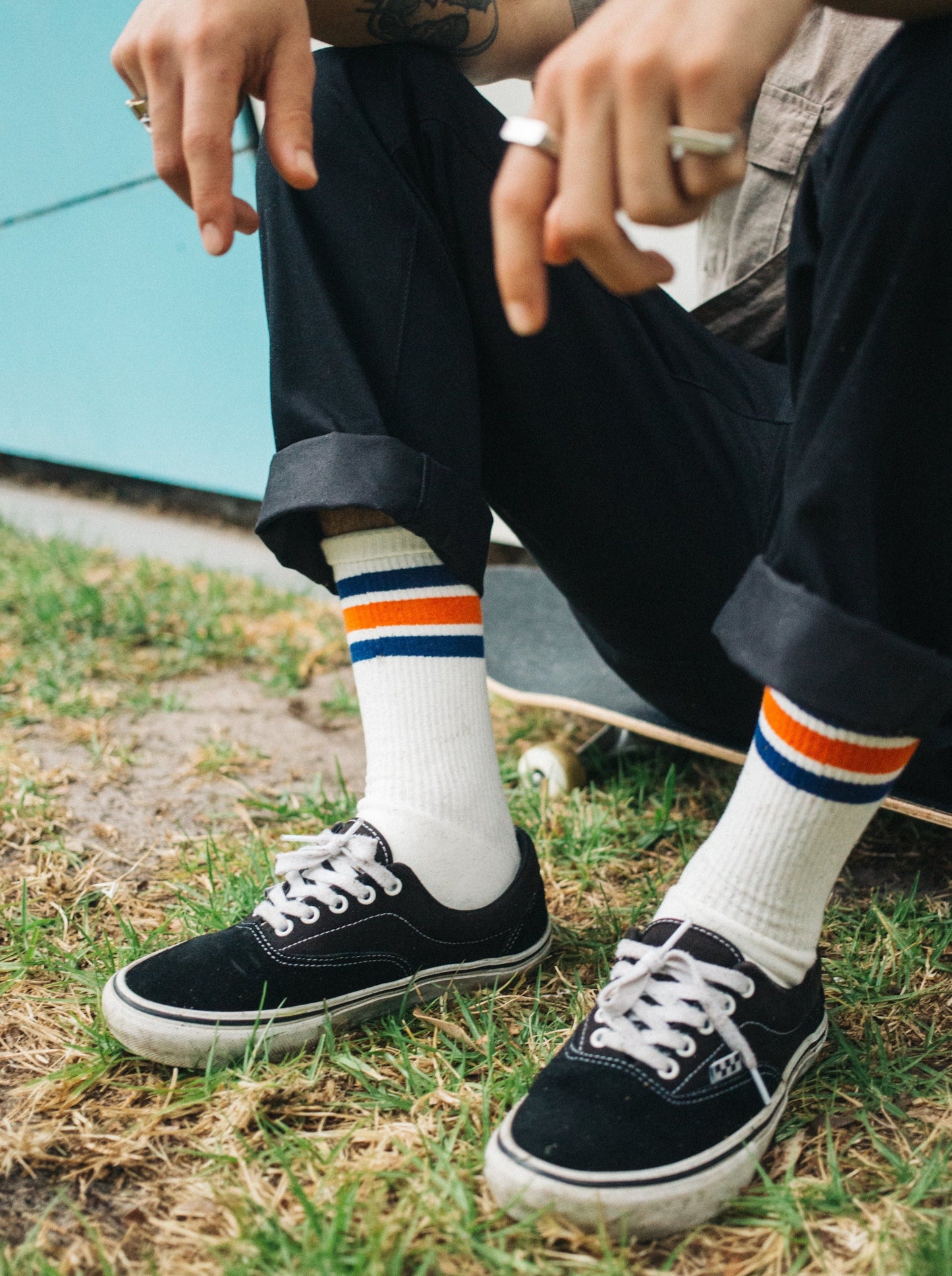 SKATER SOCKS/ WHITE/BLUE/ORANGE
