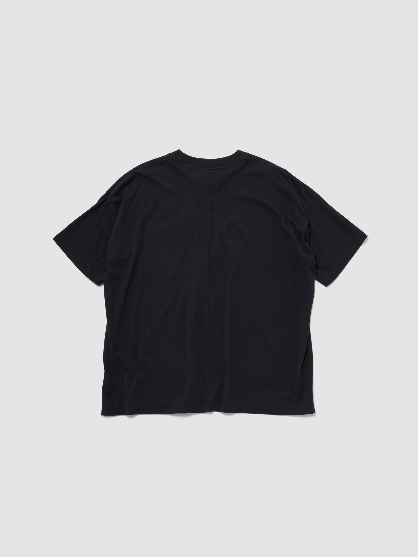 BACK SEAM POCKET TEE/ BLACK