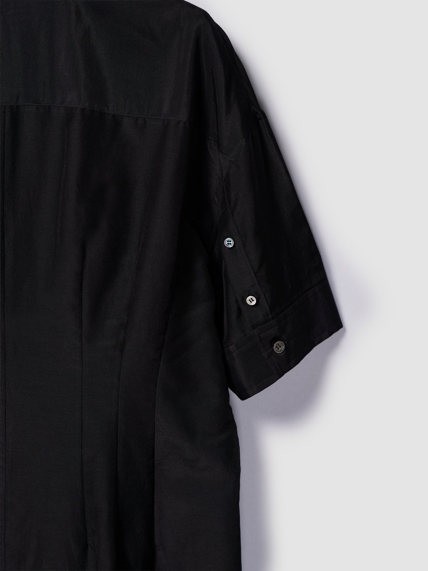 SHAPED SS SHIRT/ SHEER BLACK