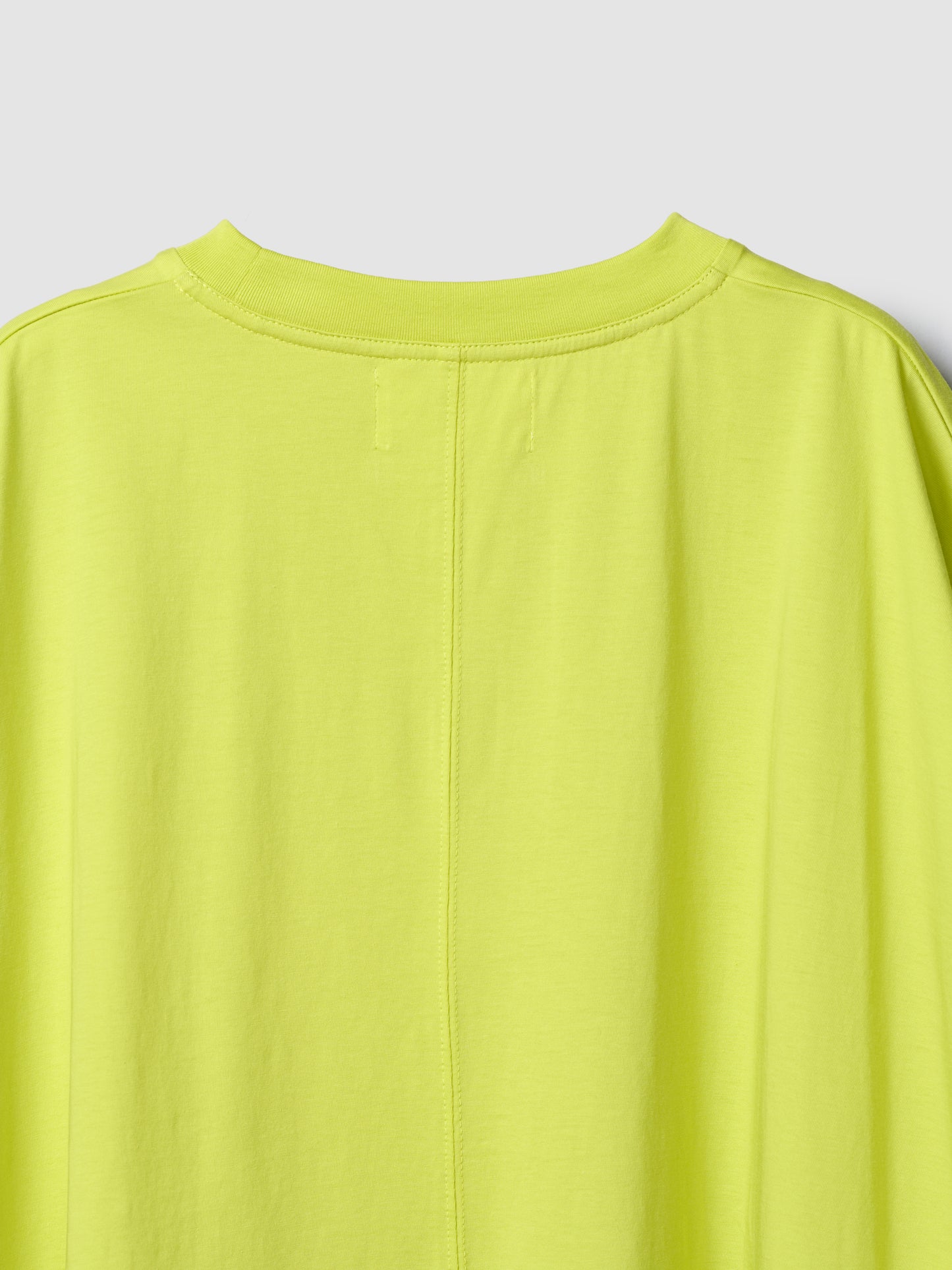 BACK SEAM POCKET TEE/ LIME