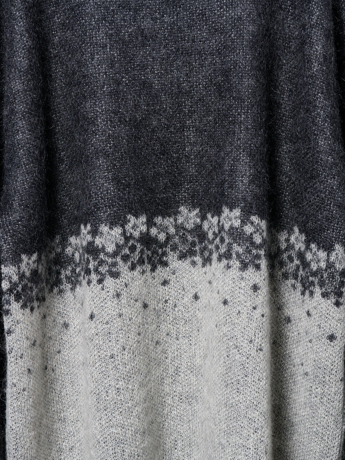 FLOWER FLAKE PULLOVER/ GREY x GREY