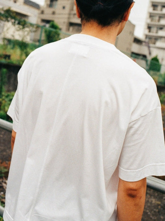BACK SEAM POCKET TEE/ WHITE